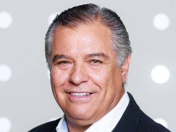 Doctor Bartolom&eacute; Beltr&aacute;n, presentador de En buenas manos. 