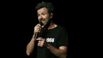 Pau Don&eacute;s, vocalista de Jarabe de Palo, durante una actuaci&oacute;n en Pamplona