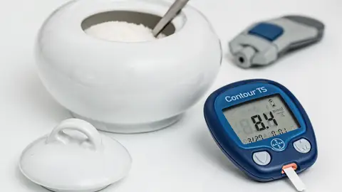 Foto de un dispositivo para medir la diabetes Foto de un dispositivo para medir la diabetes