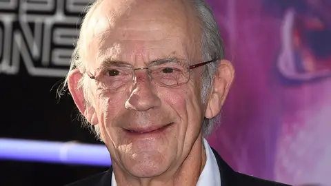 Christopher Lloyd se pasó por la premiere y saludó al DeLorean PREMIERE DE 'READY PLAYER ONE' EN L.A.