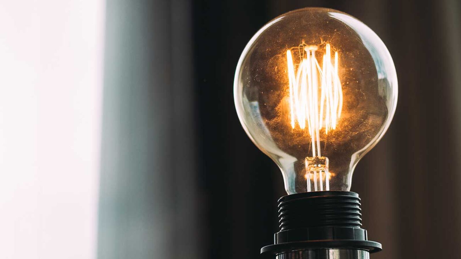 Así es la nueva tarifa regulada de la luz para 2024