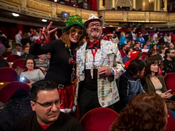 Los disfraces m&aacute;s divertidos del sorteo de la Loter&iacute;a de Navidad en el Teatro Real