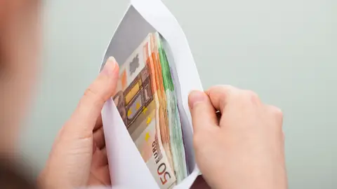 ¿Debo pagar a Hacienda si me regalan dinero en Navidad? ¿Debo pagar a Hacienda si me regalan dinero en Navidad?