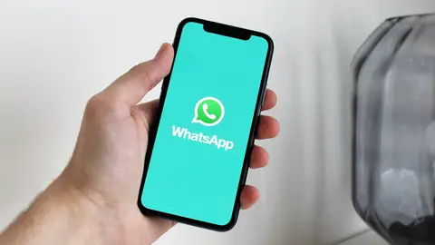 WhatsApp en un móvil WhatsApp en un móvil