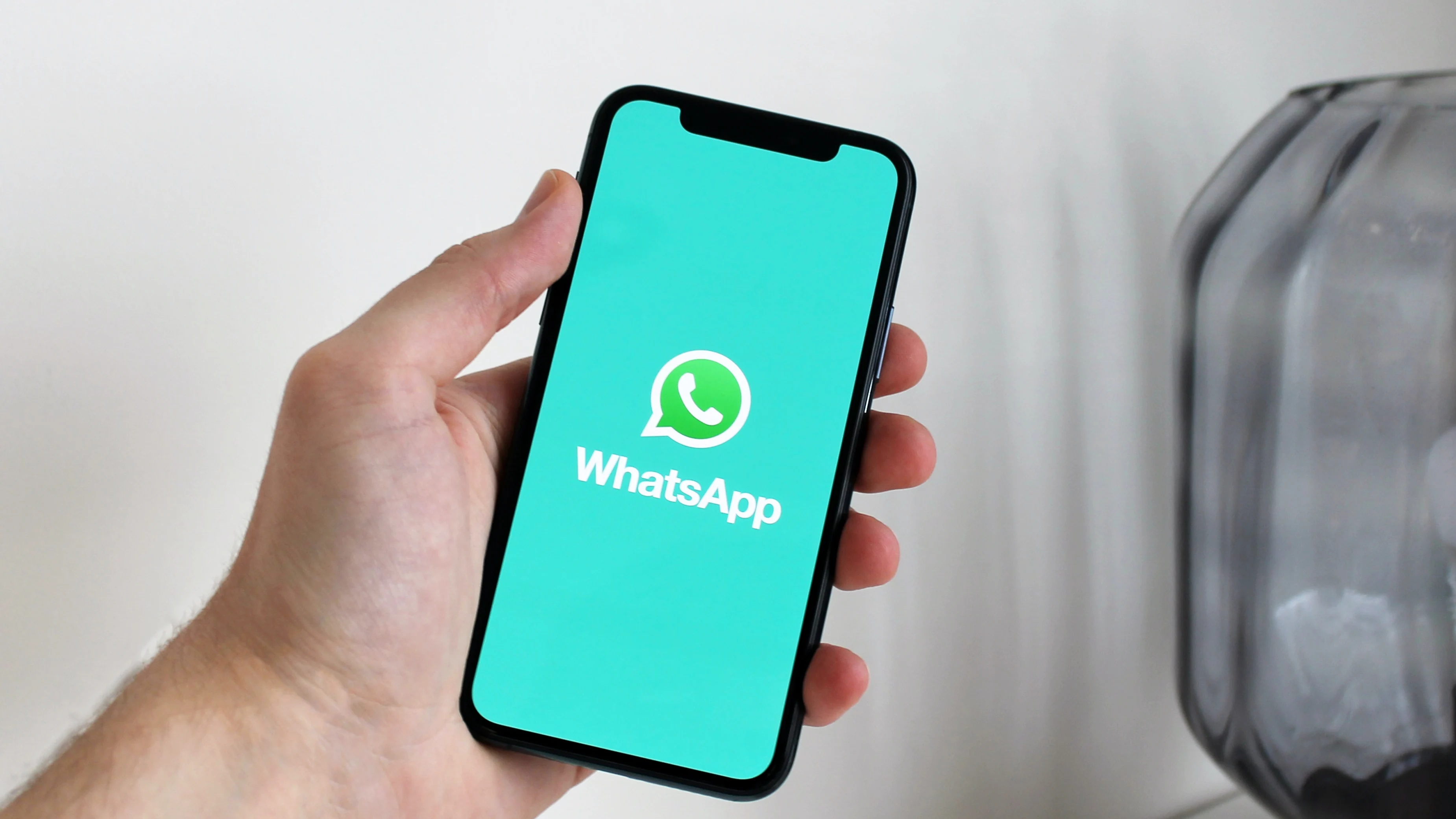 WhatsApp en un móvil WhatsApp en un móvil