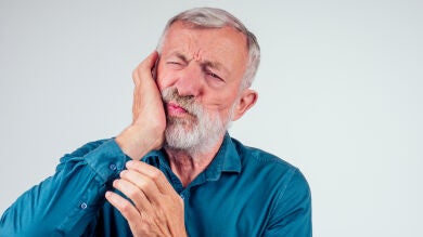 Las enfermedades bucodentales más habituales a partir de los 50