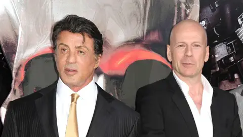 Sylvester Stallone y Bruce Willis Sylvester Stallone y Bruce Willis en el estreno de una película