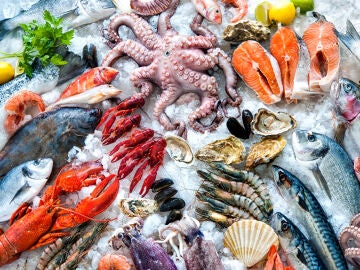 Variedad de pescados y mariscos