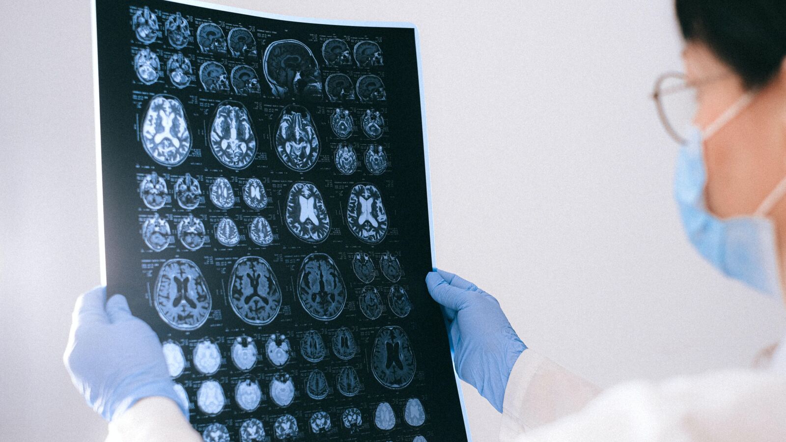 Demuestran que la terapia combinada retrasa el deterioro cognitivo