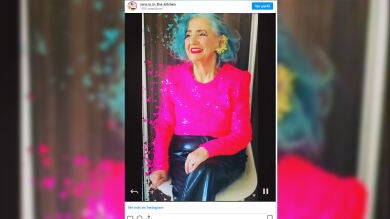 Sara Blanco, la influencer de 91 años y pelo azul que visibiliza el Parkinson