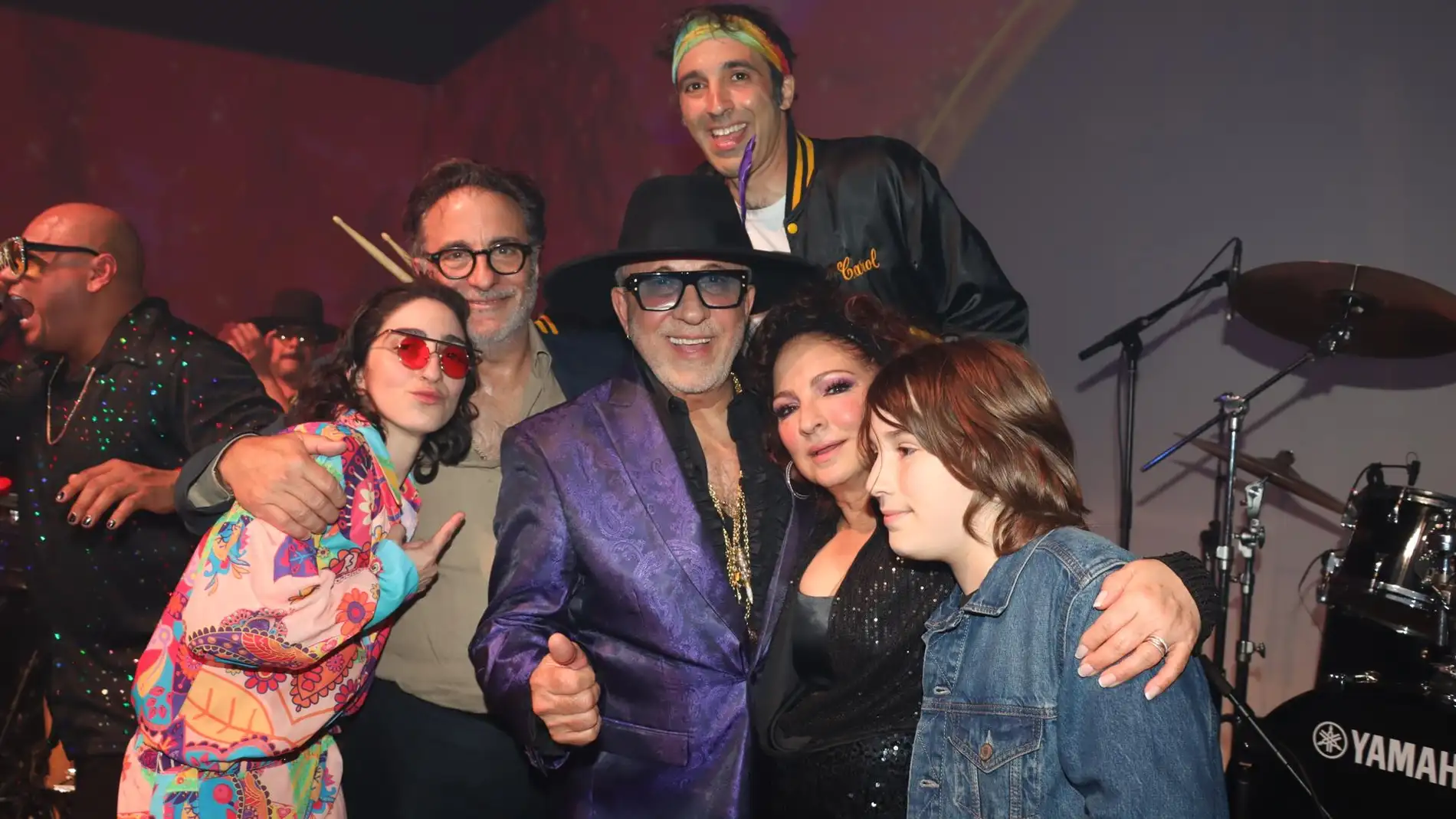 Emilio Estefan celebra sus 70 años con fiesta disco