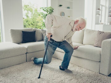 Persona mayor con problemas de movilidad