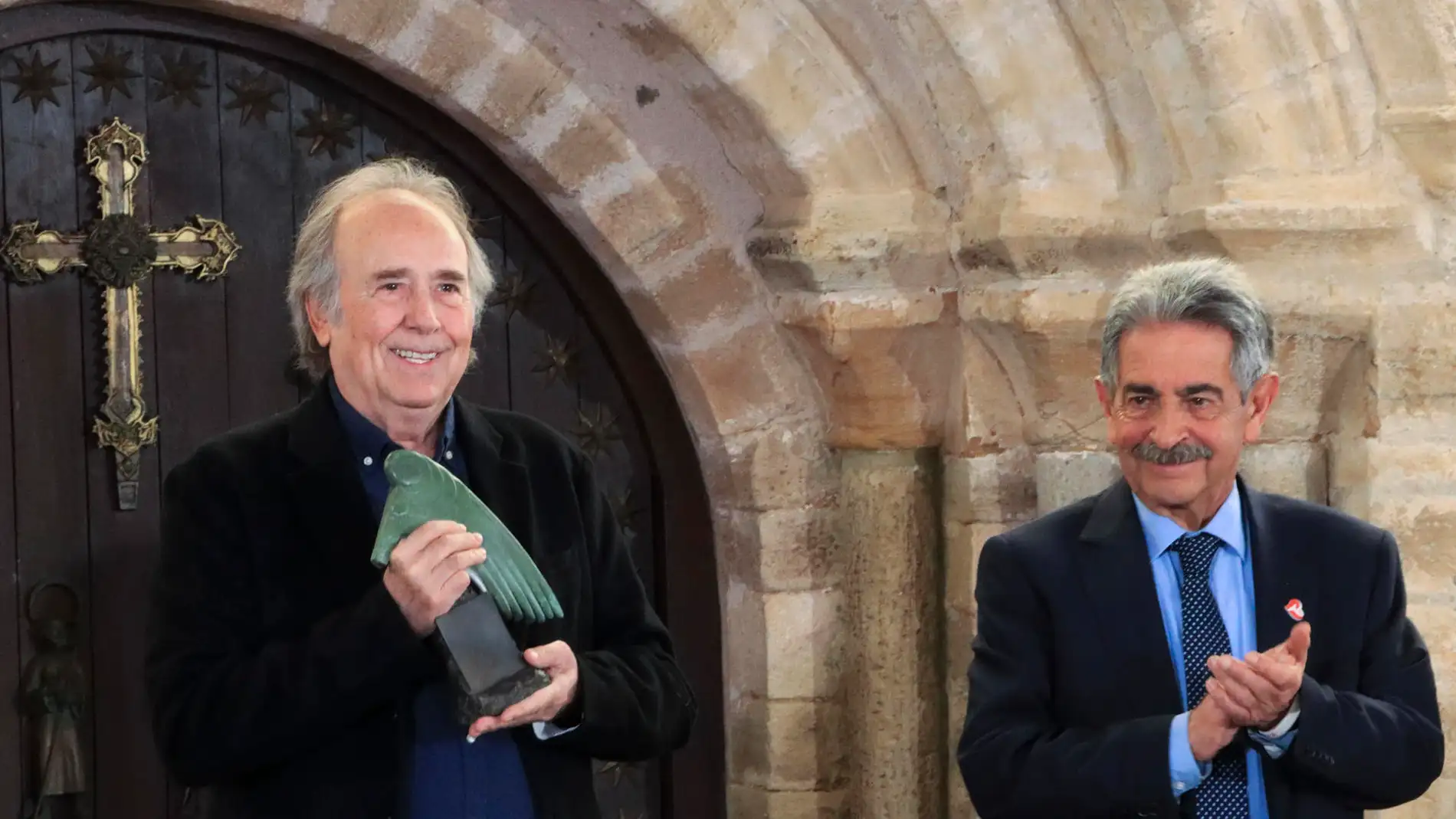 Joan Manuel Serrat galardonado con el Premio Beato de Liébana