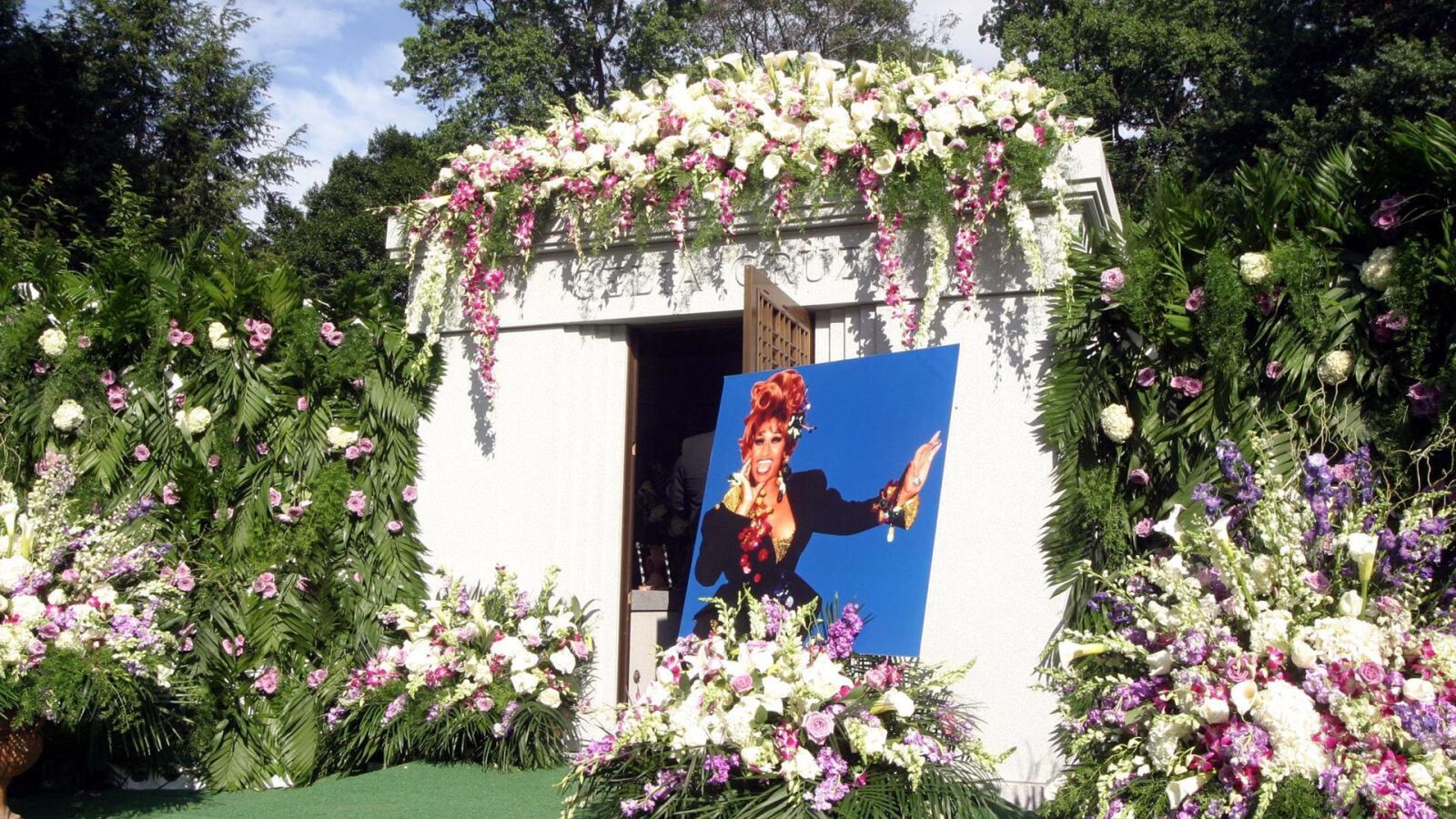 El cementerio del Bronx abrirá el mausoleo de Celia Cruz en 20 aniversario de su muerte