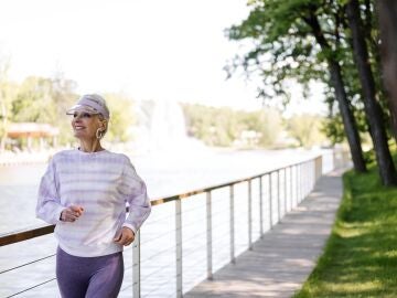 Mujer practicando ejercicio