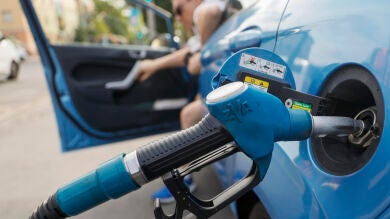 La gasolina sube un 1,8 % y vuelve a niveles de hace un año, cuando se aplicaba descuento