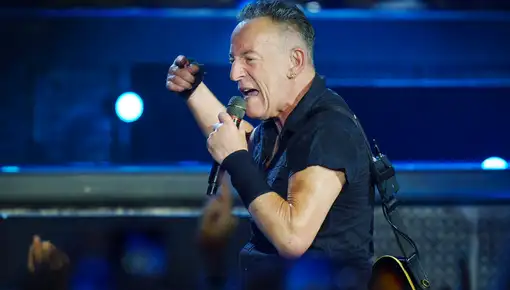 Bruce Springsteen pospone hasta 2024 todas sus actuaciones para recuperarse de una úlcera