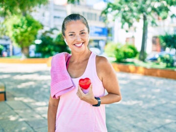 Mujer mayor haciendo ejercicio