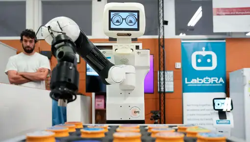 Las máquinas que ayudan a cuidar, la revolución necesaria de la robótica asistencial