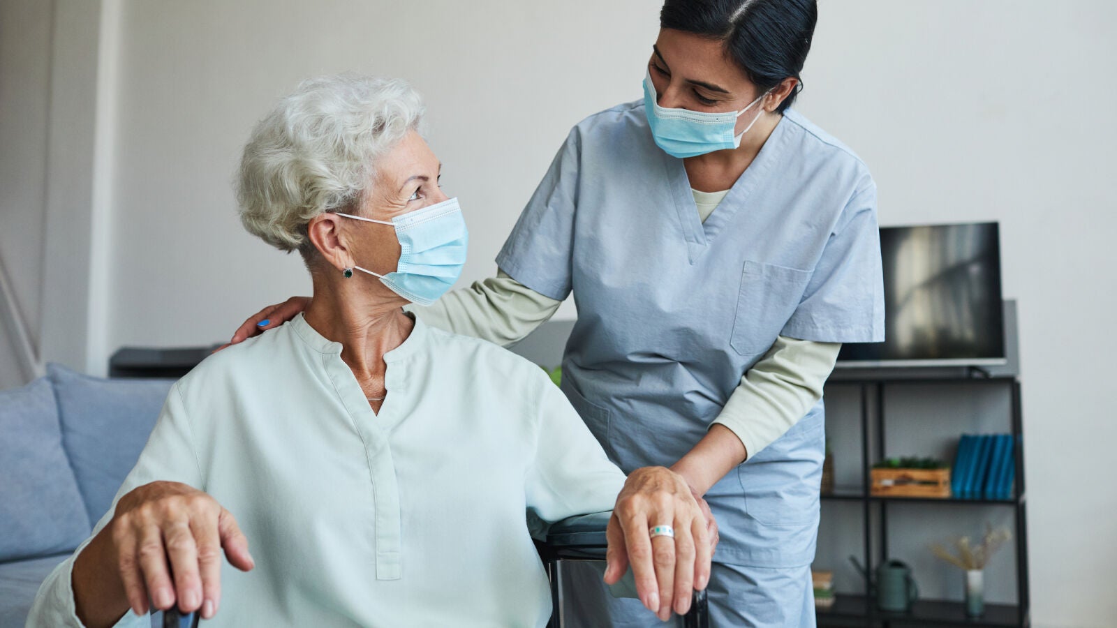 Covid-19: Los mayores de 65 años ya no son personas de alto riesgo