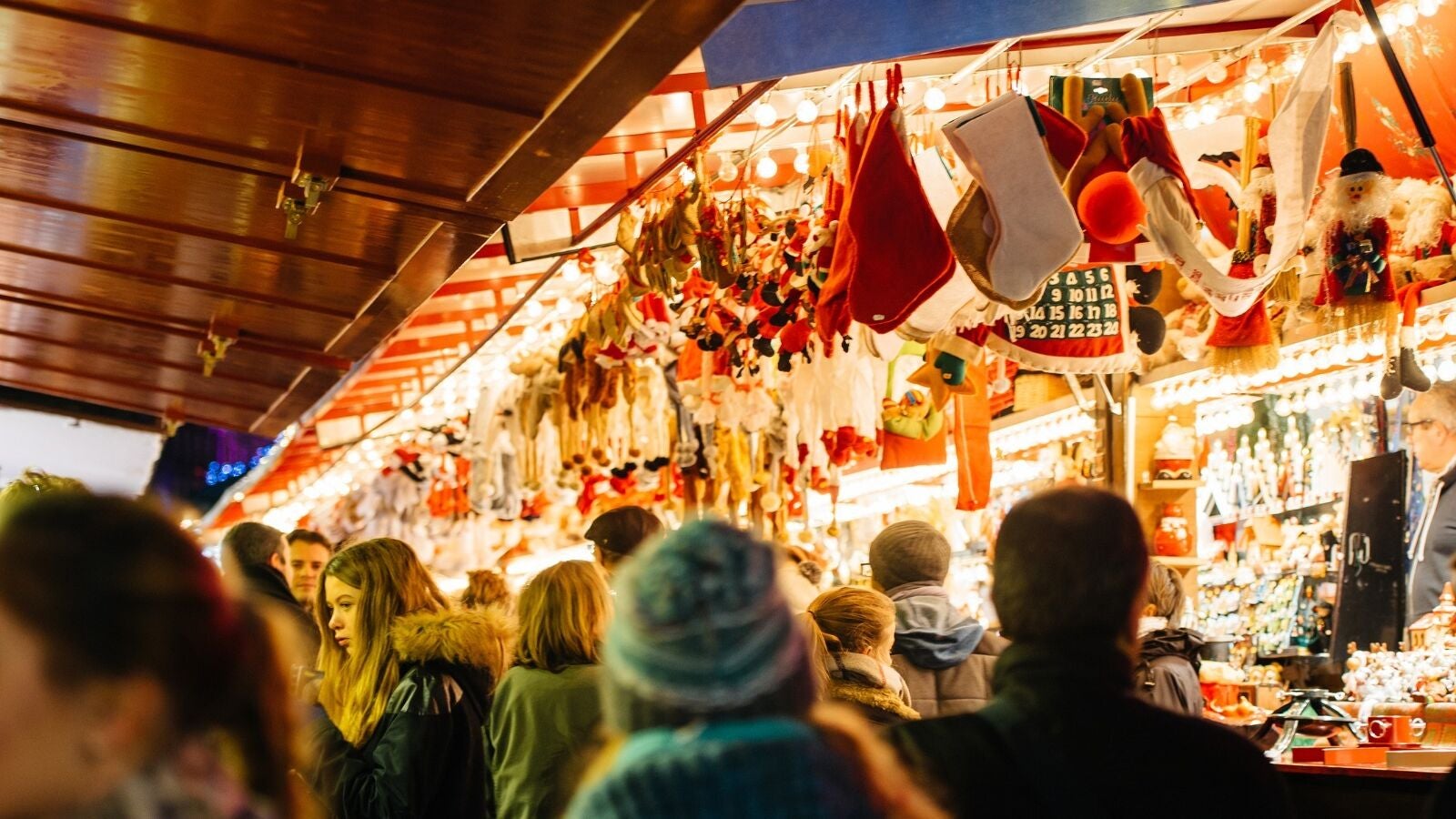 Los españoles gastarán una media de 745 euros en regalos, comidas y cenas de Navidad