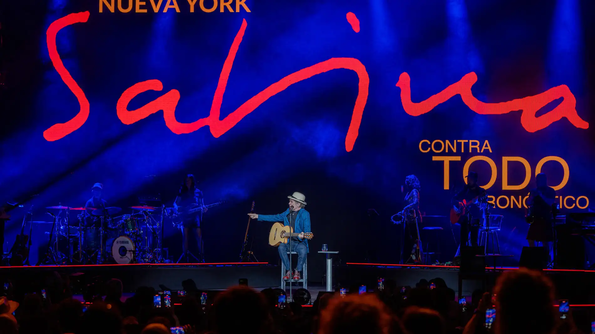 El cantautor español Joaquín Sabina en el Madison Square Garden de Nueva York