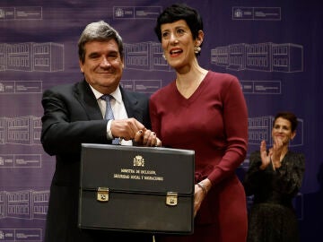 La nueva ministra de Inclusión, Seguridad Social y Migraciones, Elma Saiz, recibe la cartera de José Luis Escrivá