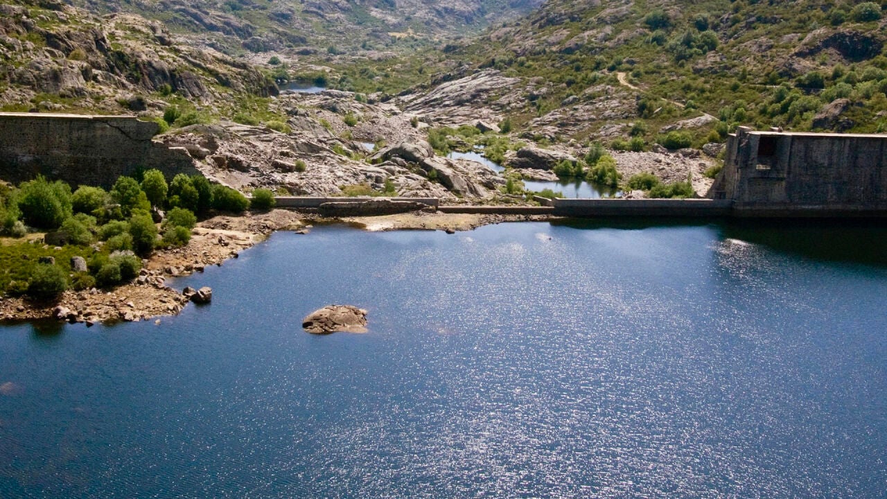 65 años de la tragedia que acabó con 144 vidas: flores en la nieve y un  museo de recuerdo