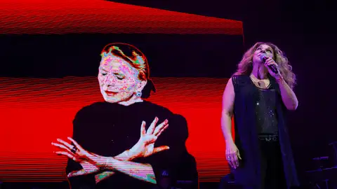 La cantante Lolita durante el concierto homenaje a María Dolores Pradera La cantante Lolita durante el concierto homenaje a María Dolores Pradera