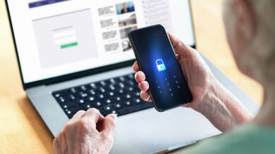 La Policía Nacional da consejos para usar Internet de forma segura y evitar estafas