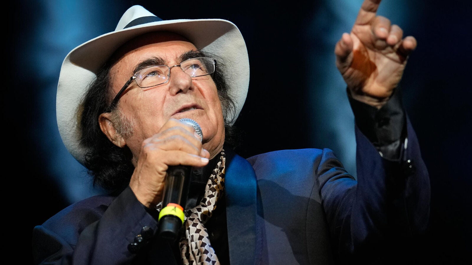 Un eterno Al Bano llena de nostalgia el Coliseum de Barcelona