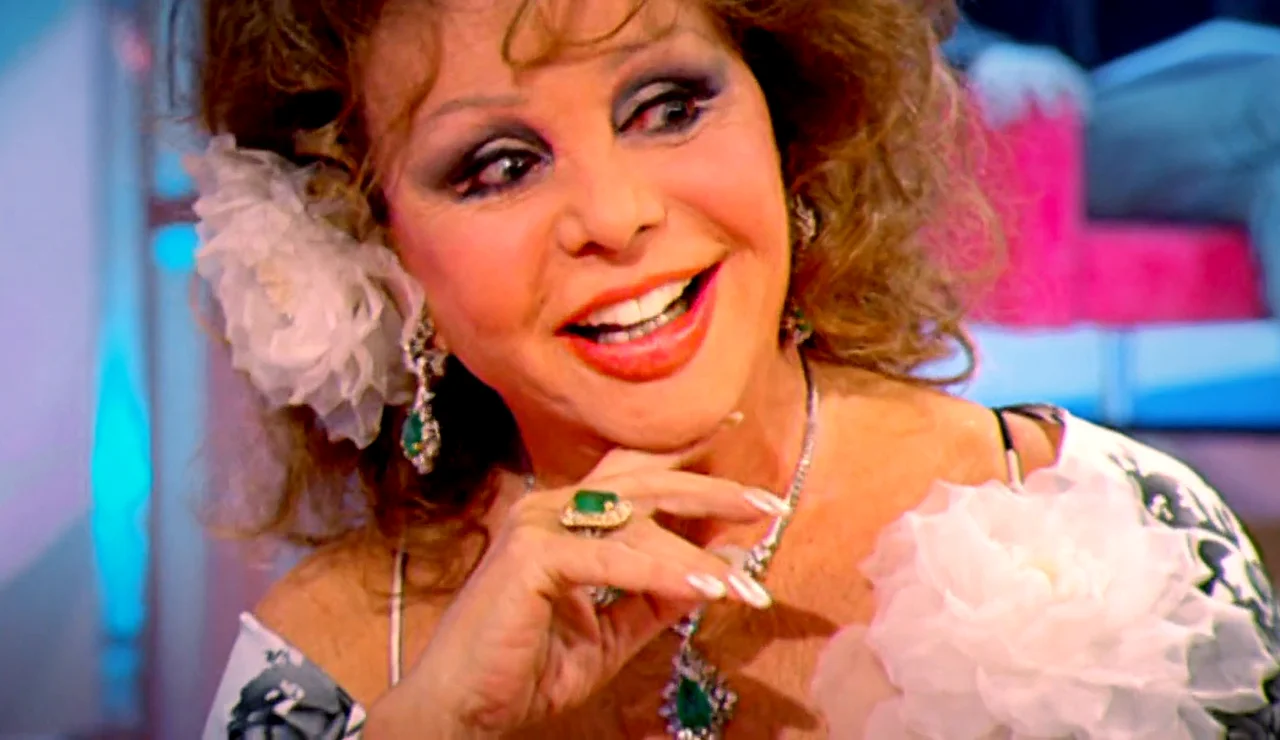 Tasamos algunas de las joyas más valiosas que Marujita Díaz llevó en vida: una esmeralda y una perla de oro