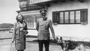 Adolf Hitler junto a Eva Braun