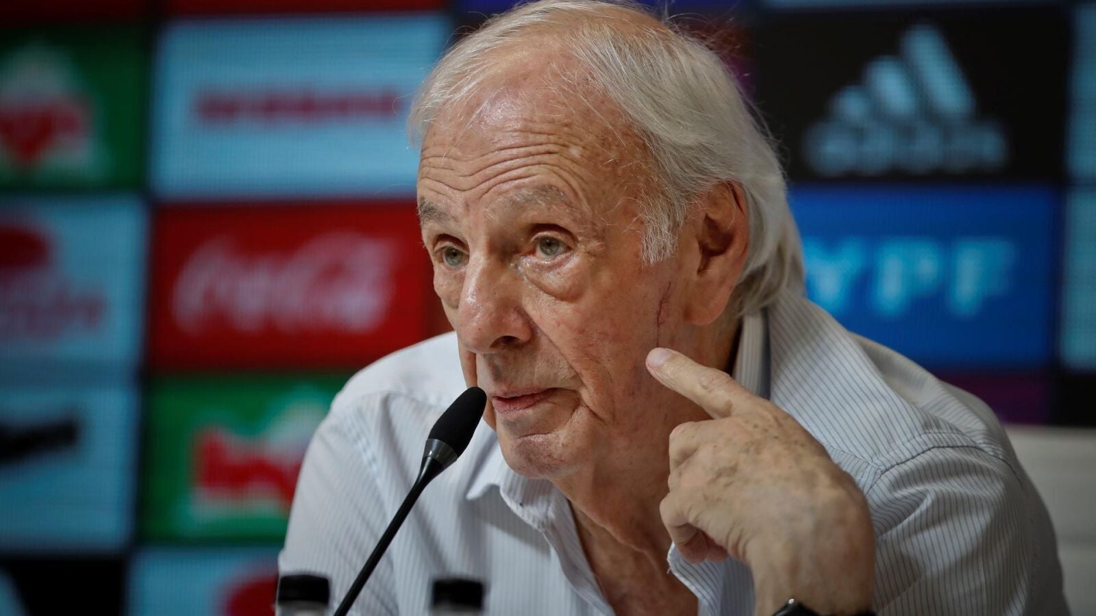 El 'Flaco' Menotti, técnico campeón del mundo en Argentina 1978, muere a los 85 años