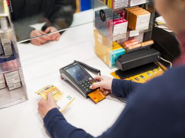 Los espa&ntilde;oles prefieren un modelo bancario h&iacute;brido, seg&uacute;n un estudio de Nickel