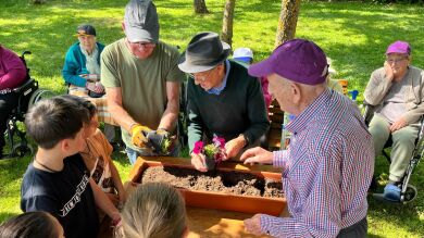 Las actividades intergeneracionales que han vivido los mayores de una residencia con niños de Primaria: 