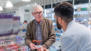 Los farmacéuticos de Valladolid combatirán la soledad no deseada en colaboración con el Banco de Voluntarios
