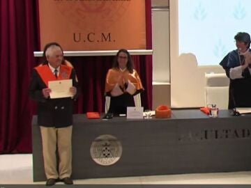 Mariano Sanz en su graduaci&oacute;n