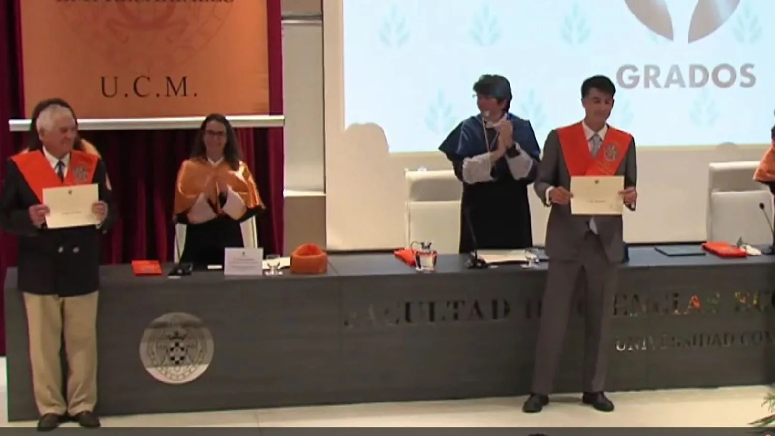 Mariano Sanz en su graduaci&oacute;n