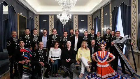Presentación del concierto de Mocedades y el Mariachi Vargas Presentación del concierto de Mocedades y el Mariachi Vargas