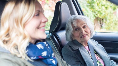El 45% de los exconductores mayores reconoce haber dejado de conducir de manera sugerida o forzada