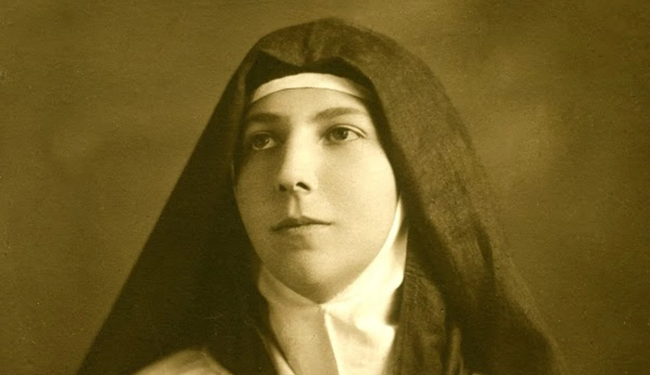 Retrato de Santa Teresa de los Andes vestida de carmelita