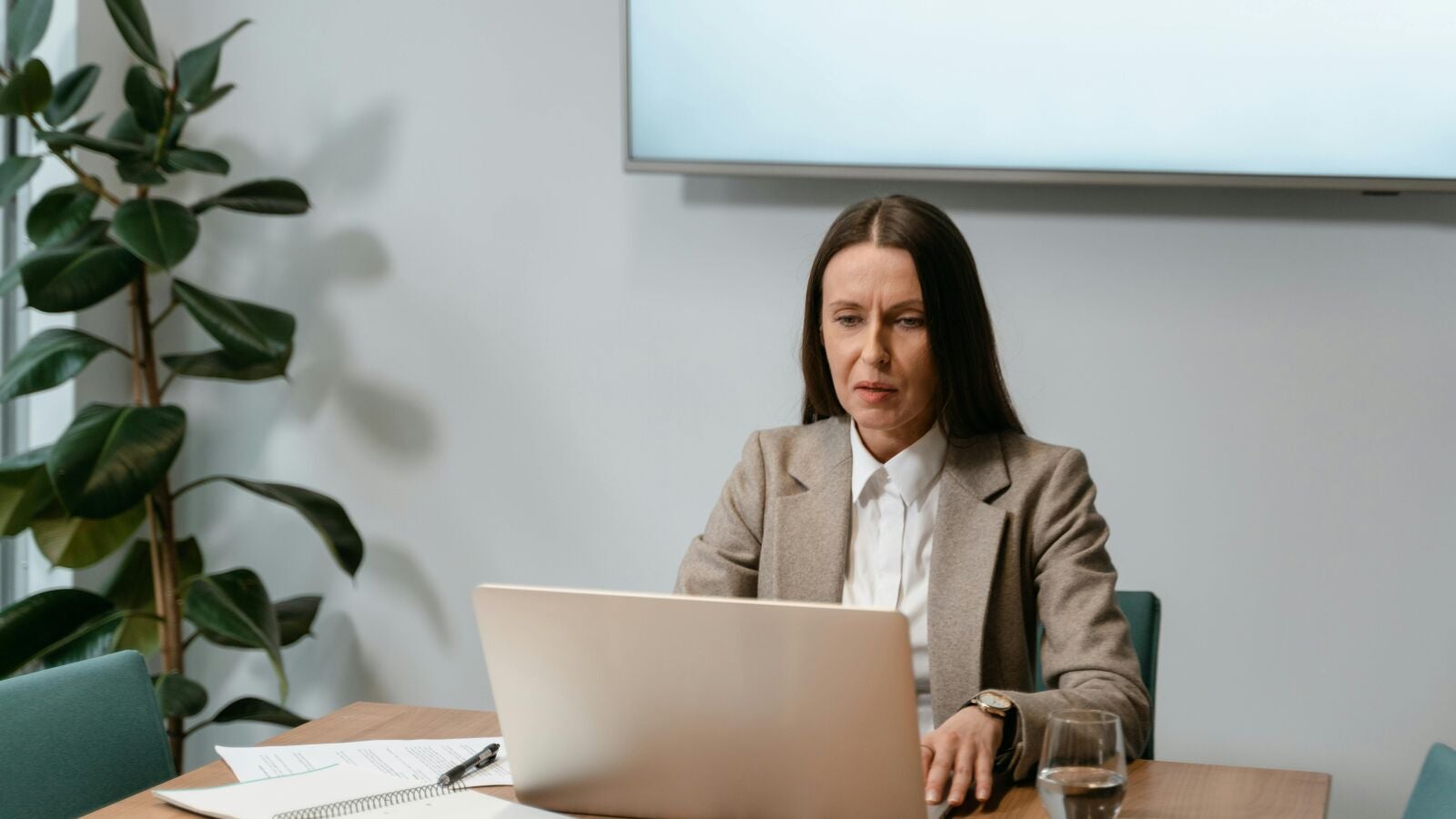 Madrid invierte 3 millones de euros para incentivar el empleo en mayores de 55 años