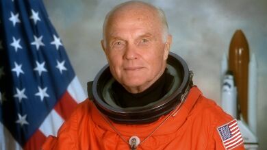 John Glenn se convirtió con 77 años en la persona de mayor edad en viajar al espacio 