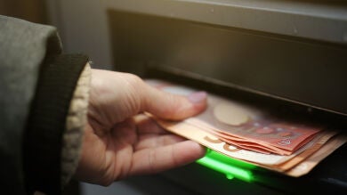 La mayoría de bancos adelantan la pensión durante el mes de diciembre de 2024