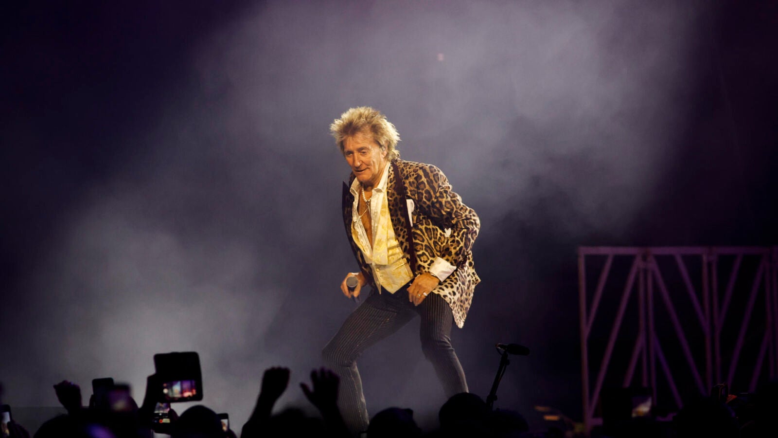 Rod Stewart agranda su leyenda en A Coruña