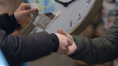 FACUA alerta de fraudes con décimos: Compras irregulares de billetes ganadores o estafas de ciberdelincuentes