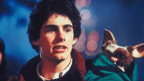 Fotograma película Gremlins con Zach Galligan y Gizmo Fotograma película Gremlins con Zach Galligan y Gizmo