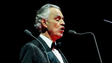 Andrea Bocelli participa en el concierto navideño del Vaticano, el primer evento del año jubilar