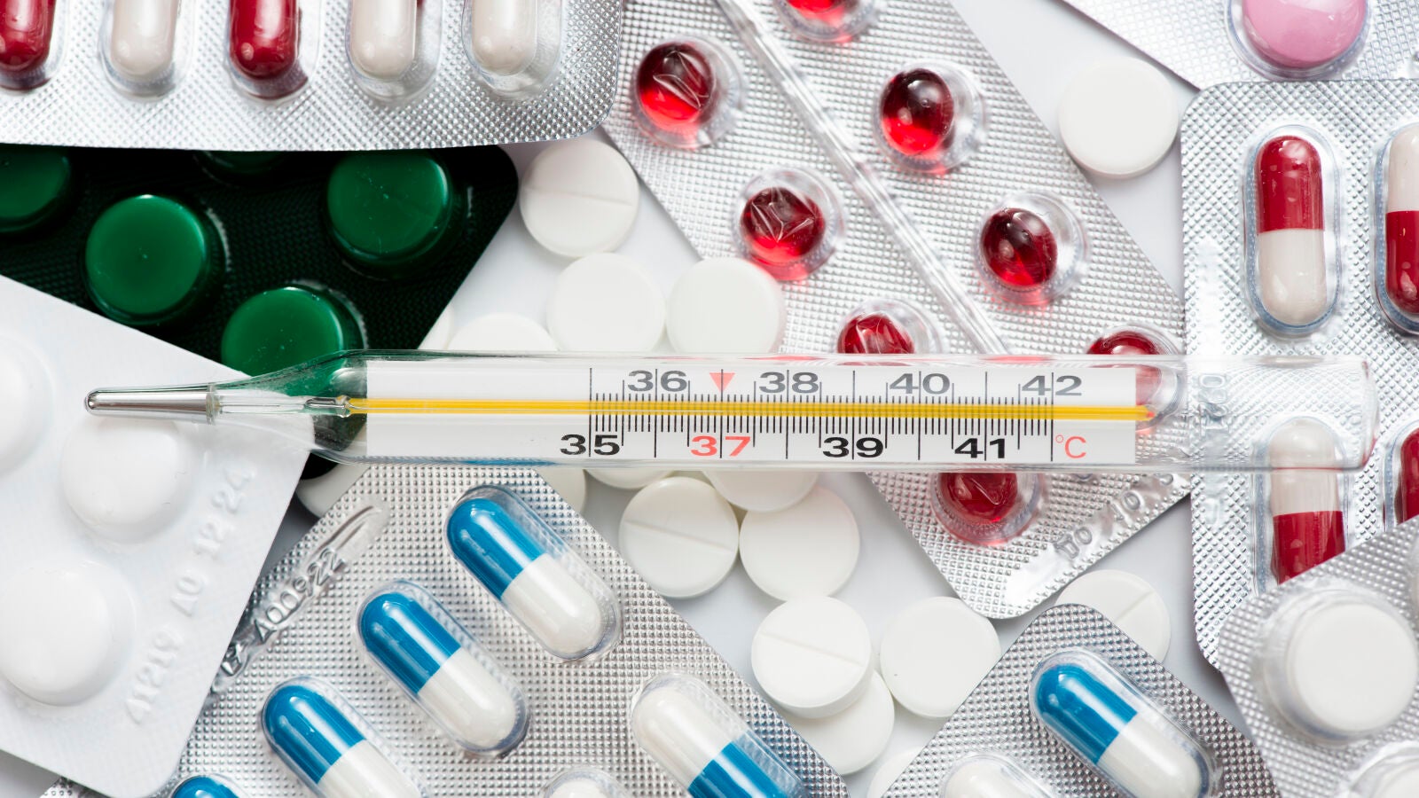 Una nueva investigación ofrece una forma simple de identificar medicamentos dañinos en adultos mayores con cáncer